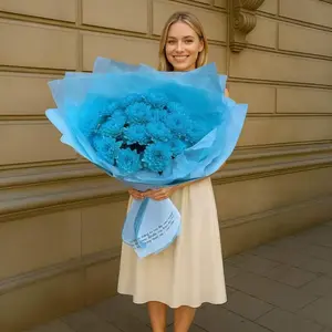 Букет из голубых хризантем